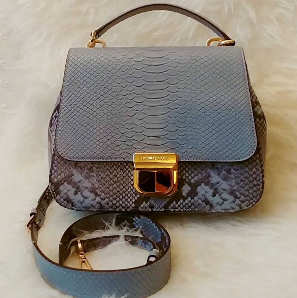 🍃New with tags Michael Kors Beautiful bag